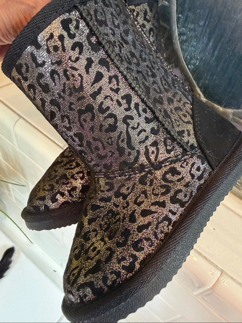 Harper Canyon Metallic leopard boots . Black and silver . NEW with tags